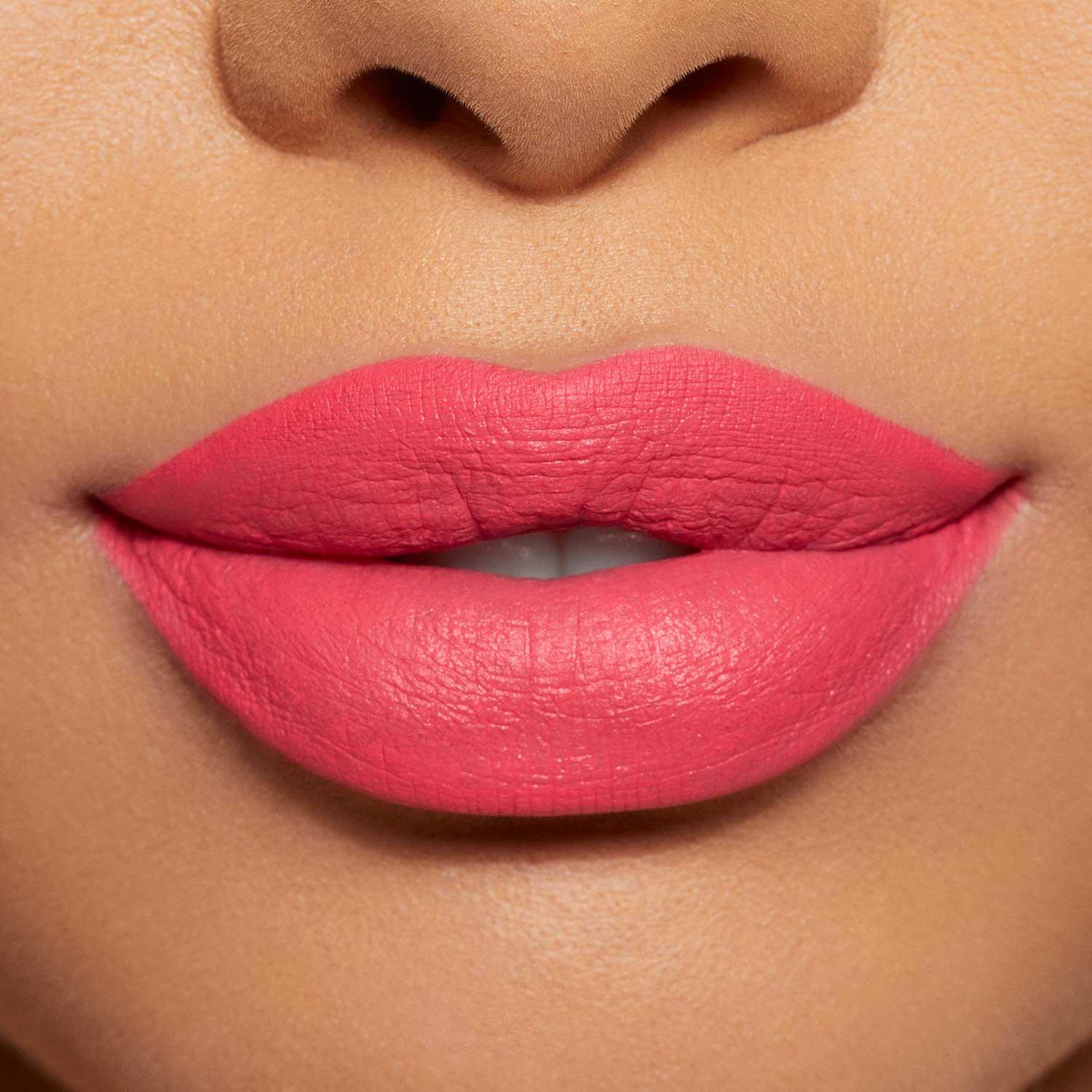 VELVET LIP KIT KJ (KIT DE LABIAL LÍQUIDO Y DELINEADOR)